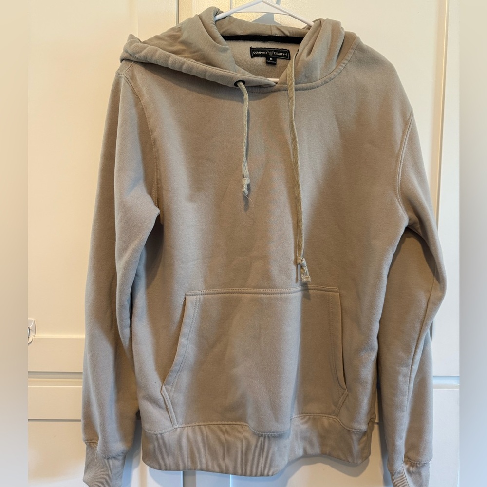 Company Eighty One tan sweatshirt mens medium, part of the “division video game”